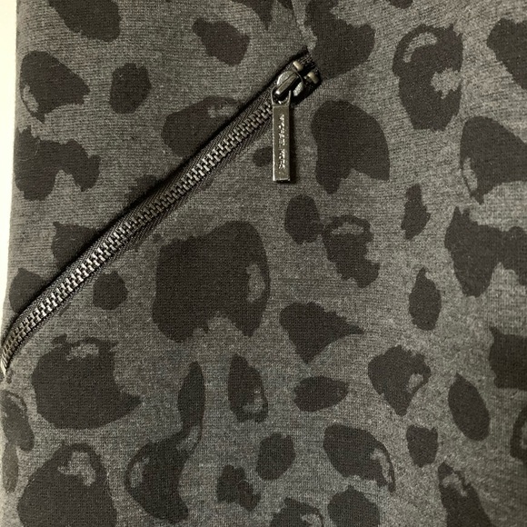 Michael Kors Sleeveless Printed Shift Dress with Pockets - Picture 4 of 7